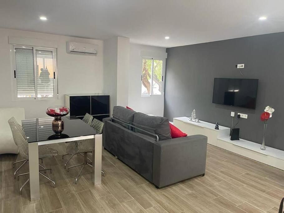 Moderno Apartamento En Elche Exterior photo