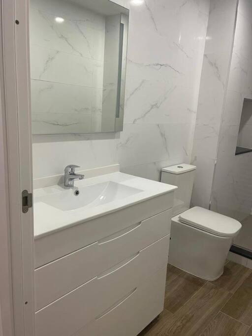 Moderno Apartamento En Elche Exterior photo